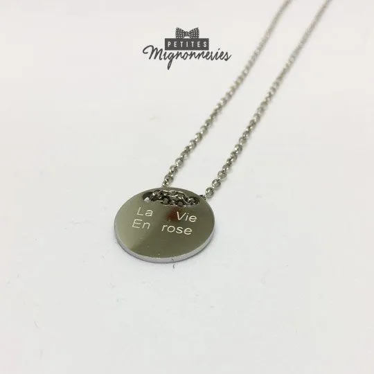 ACIER INOXYDABLE - Collier médaillon gravé "LA VIE EN ROSE"