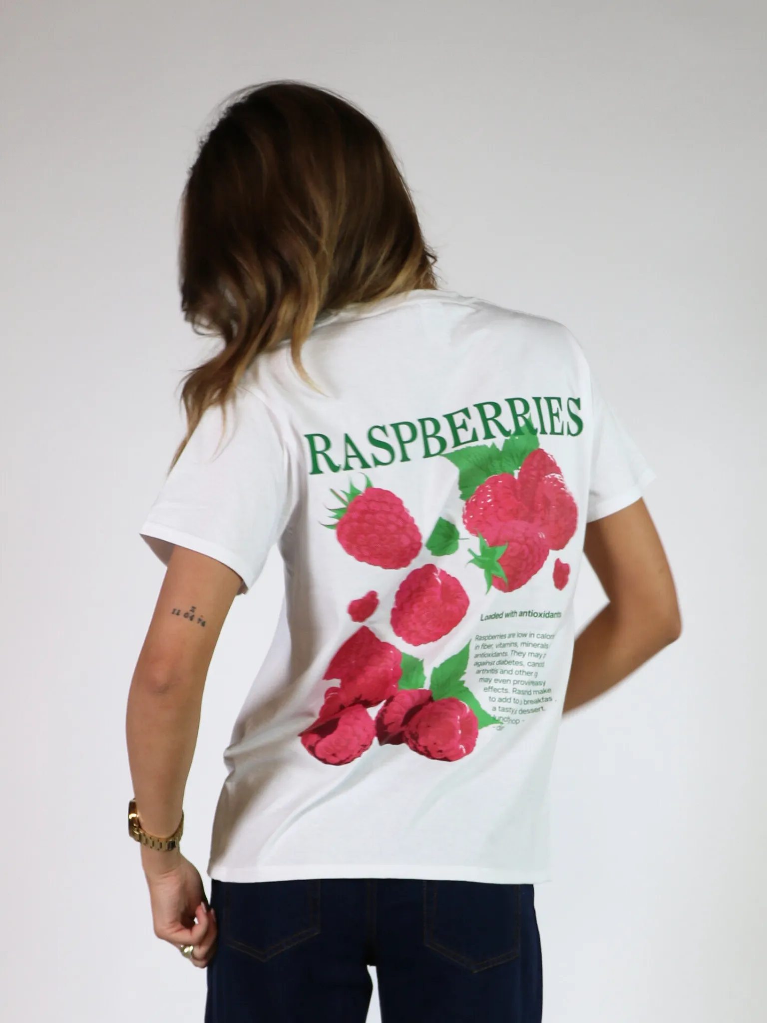 RASPBERRIES (rygprint) T-SHIRT - HVID