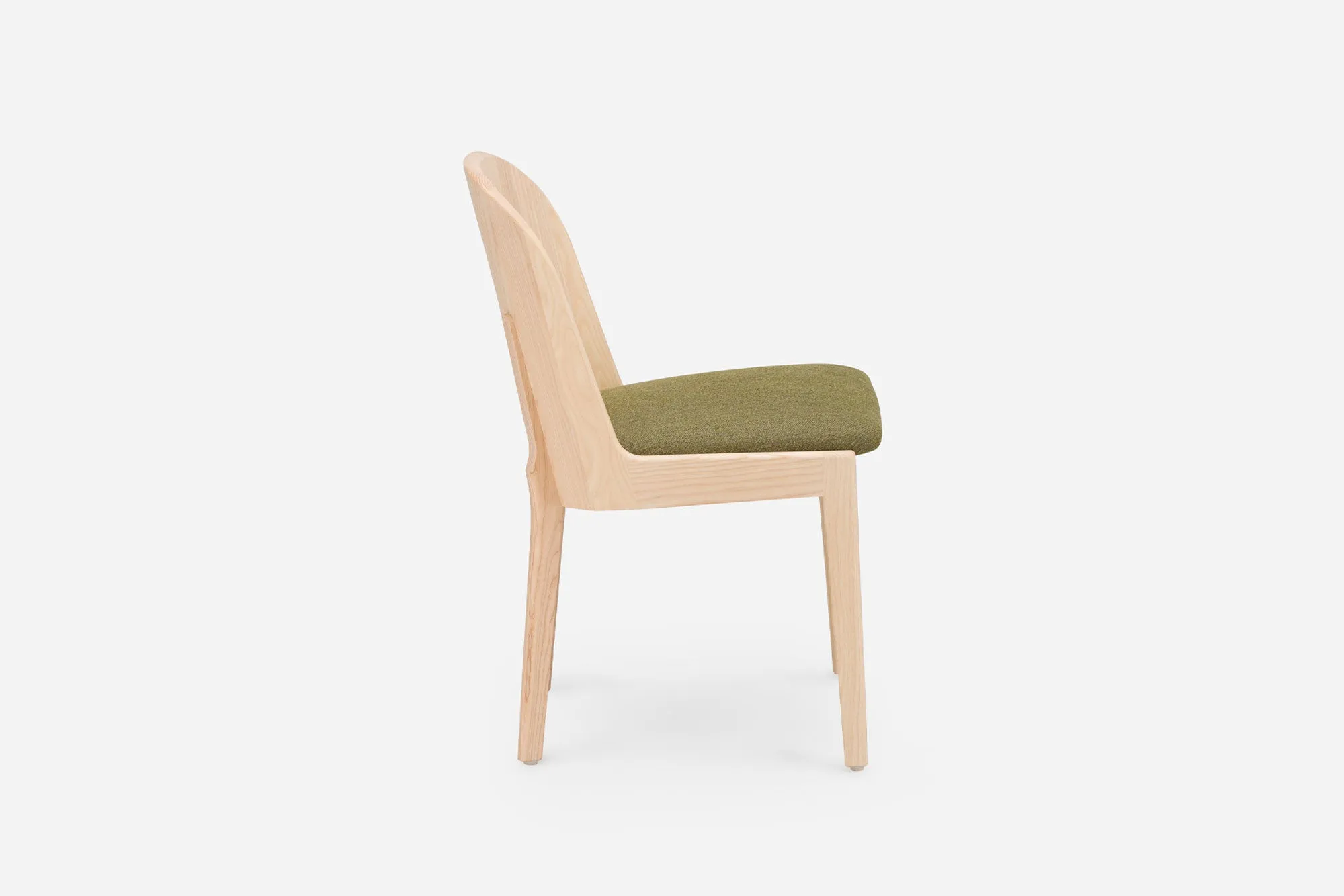 TWENTY-FIVE ARMLESS DINING CHAIR